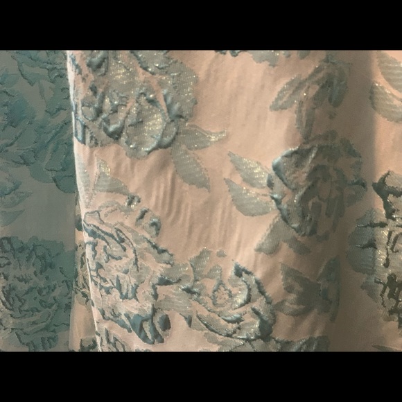 Formal Dress - Picture 5 of 9